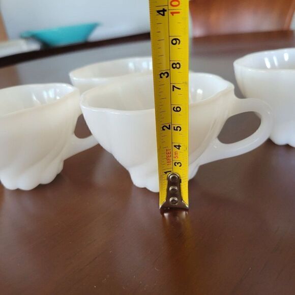 Vintage Milk-Glass Tea Cups With Swirl Design (Set of 4) - Picture 8 of 10